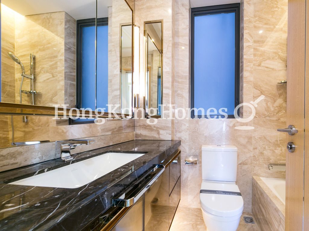 Guest Bathroom — Grand Austin，尖沙咀