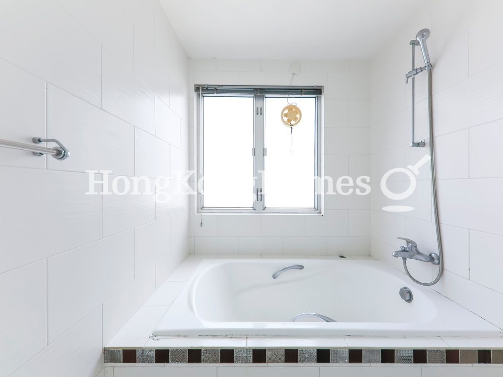 Master Bathroom — 松柏山莊，西貢