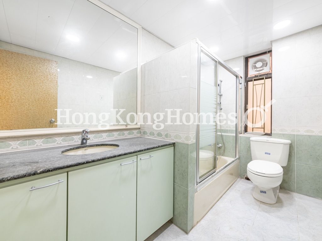 Master Bathroom — 利德大廈，西半山