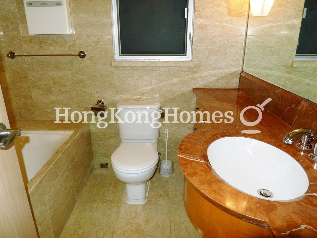 Guest Bathroom — 漾日居 - 第01座，尖沙咀