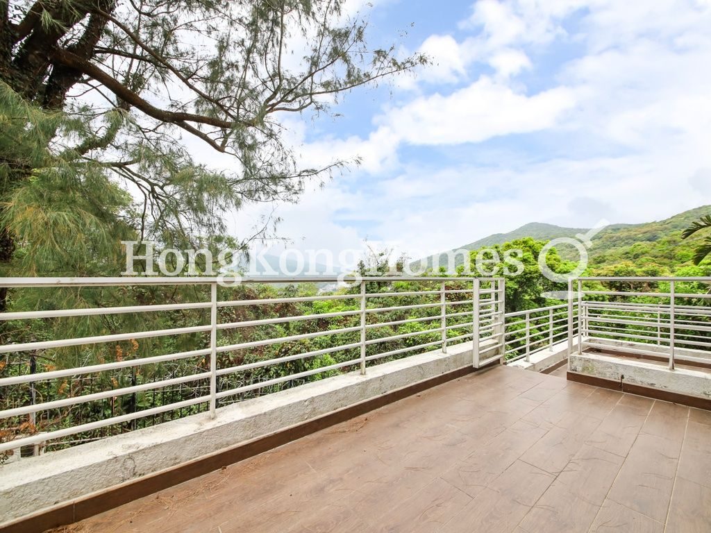 Private Terrace off Third Bedroom — 早禾居洋房，西貢