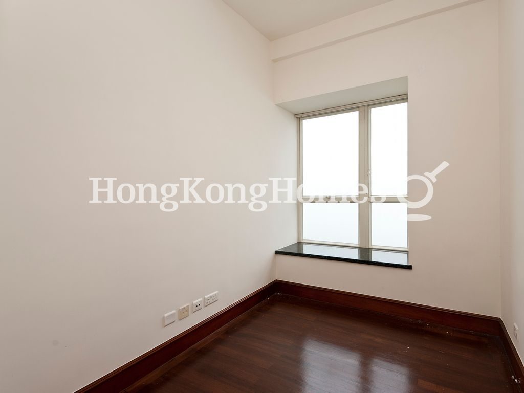 Third Bedroom — 8-10 柯士甸山道 - 第05座，山頂