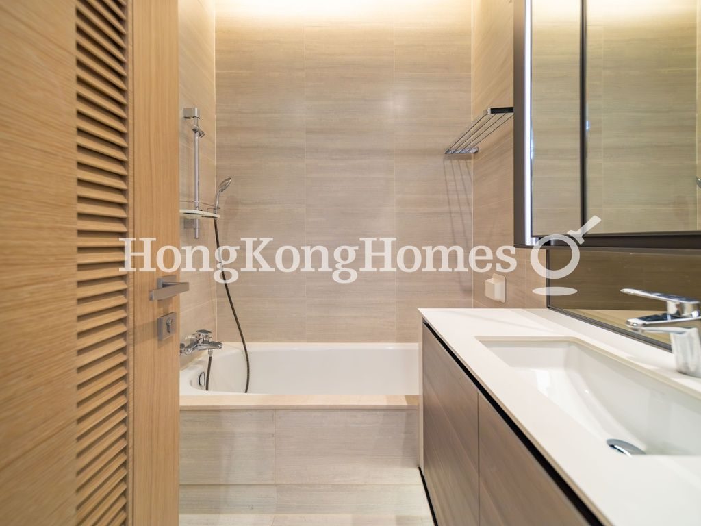 Guest Bathroom — 滿名山 - 名庭，黃金海岸