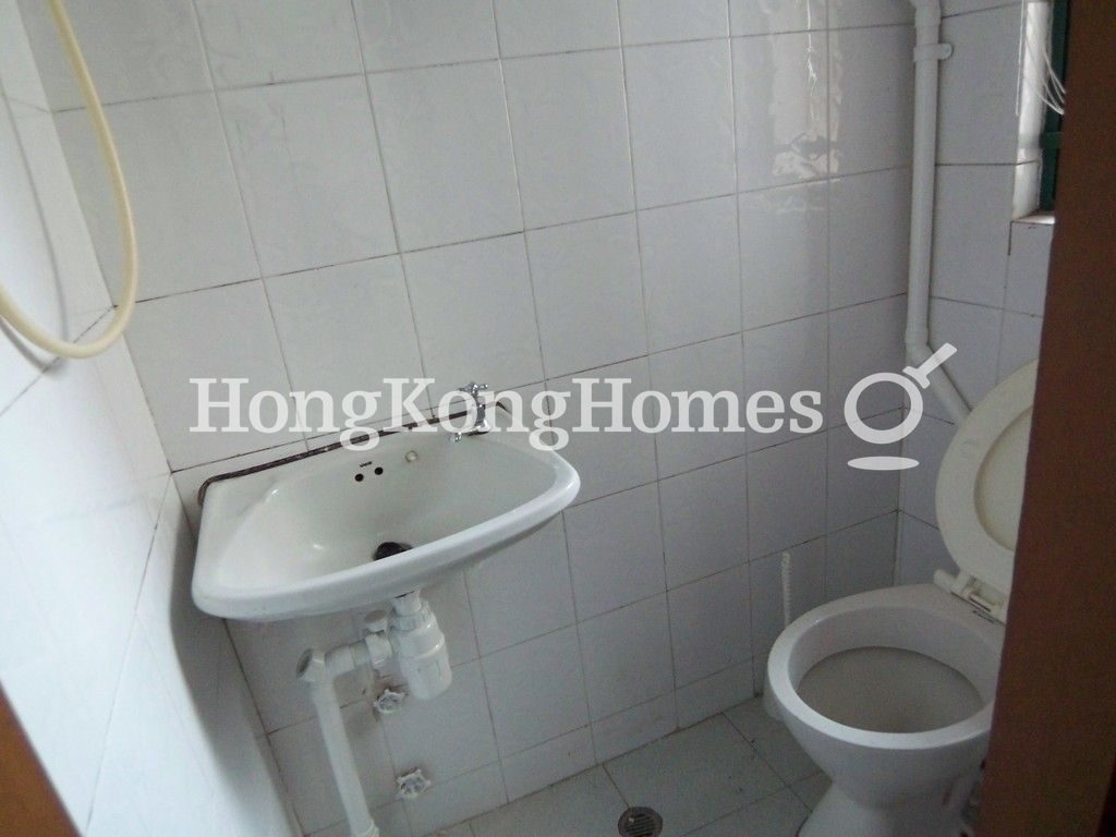 Maid's Toilet — 曉峰閣 - 第01座，中半山