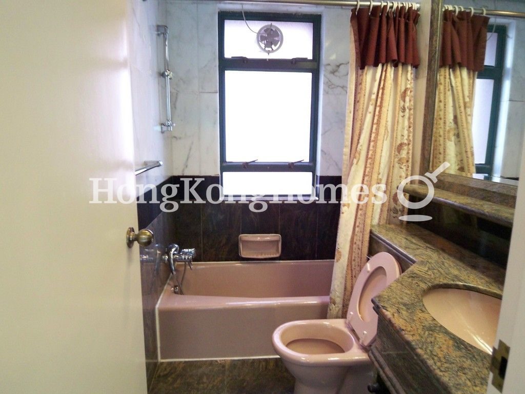 Master Bathroom — 曉峰閣 - 第01座，中半山
