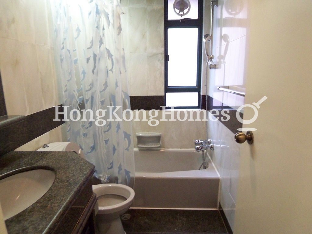 Guest Bathroom — 曉峰閣 - 第01座，中半山