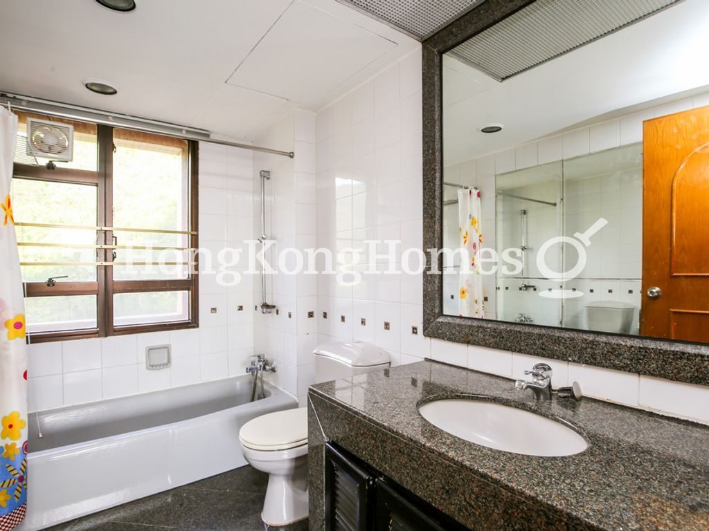 Guest Bathroom — 浪琴園 - 第05座，大潭