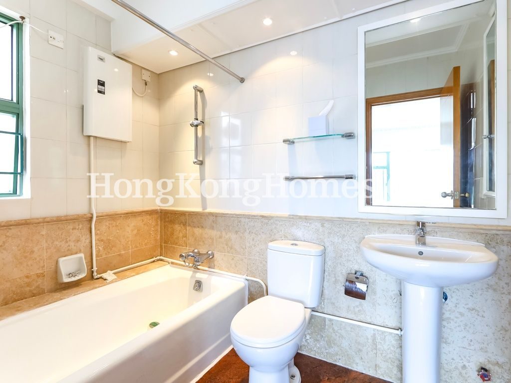Master Bathroom — 雍景臺 - 第02座，西半山