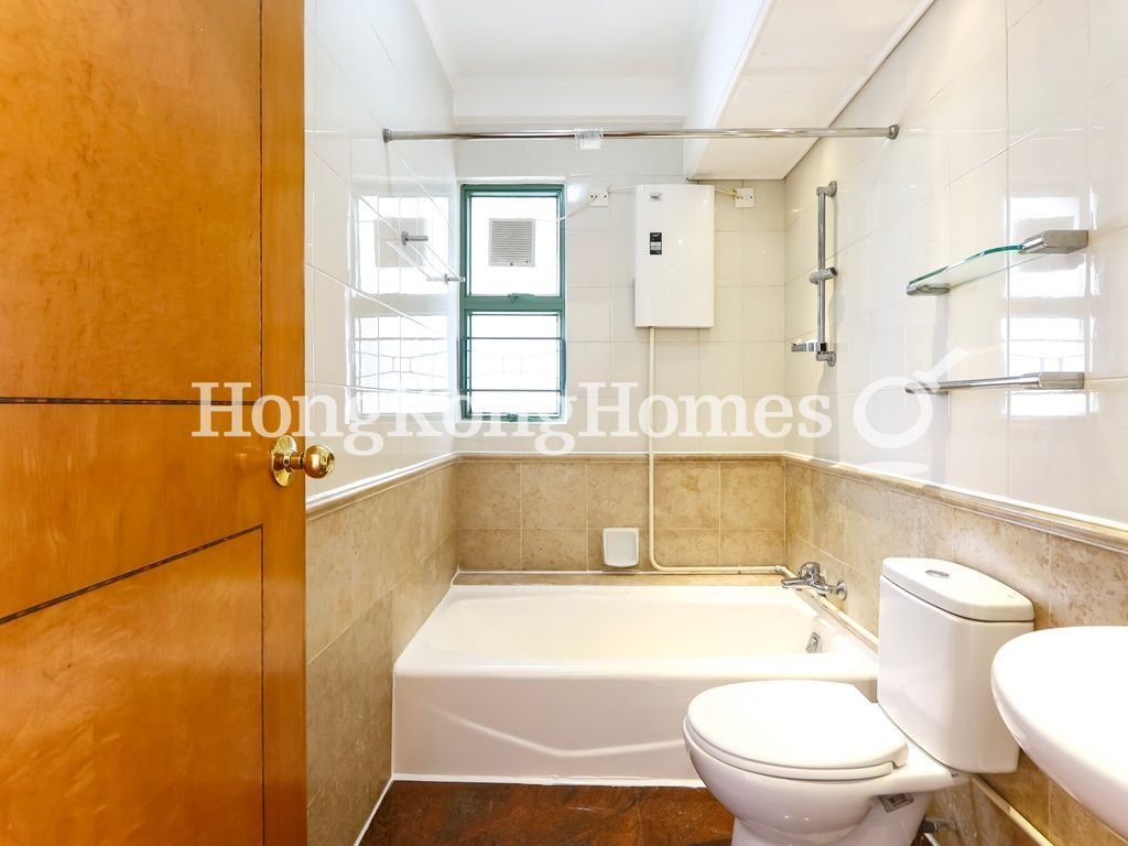 Guest Bathroom — 雍景臺 - 第02座，西半山
