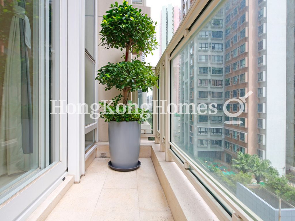 Balcony off Living and Dining Room — 敦皓，西半山