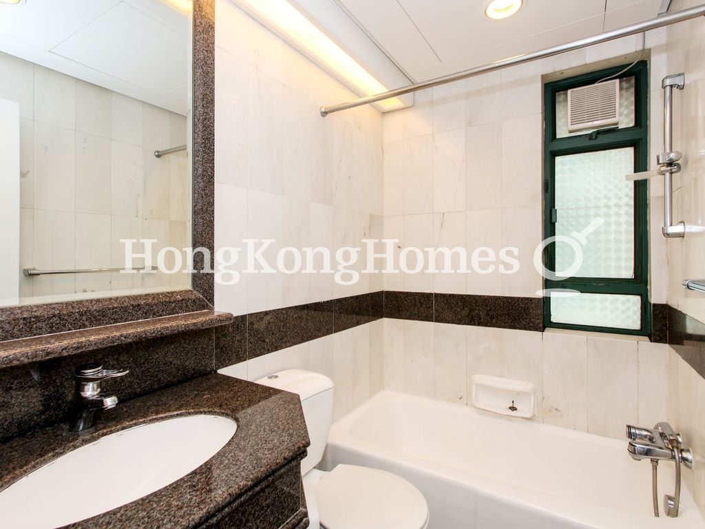 Guest Bathroom — 曉峰閣 - 第04座 雋巒，中半山