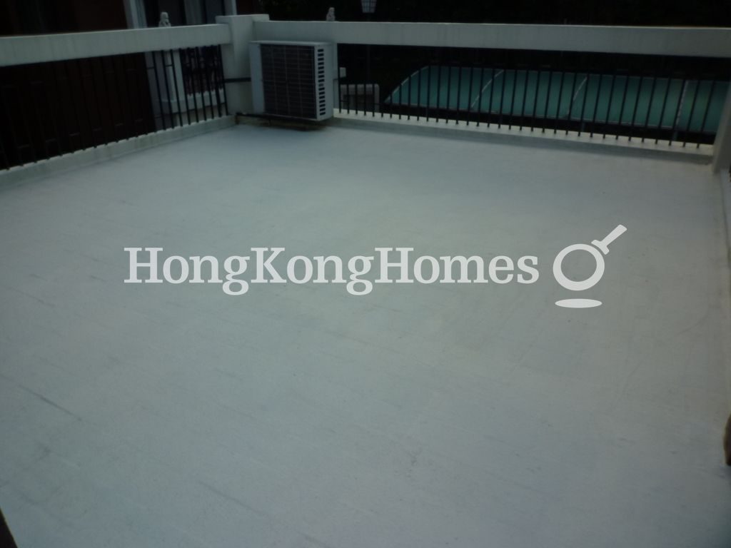 Private Roof Terrace — 龍嶺，西貢