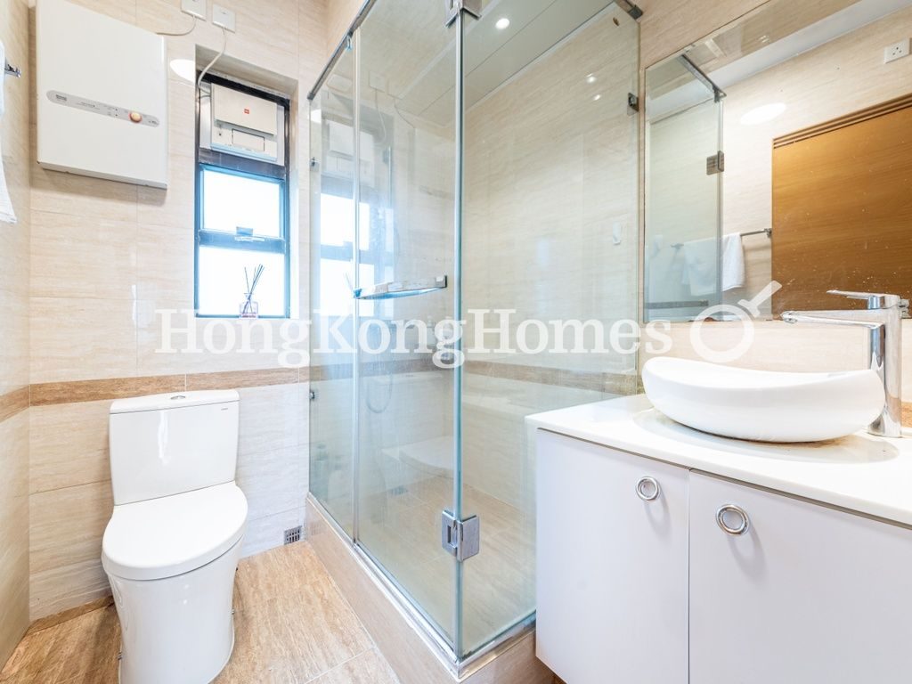 Guest Bathroom — 碧雲樓，中半山