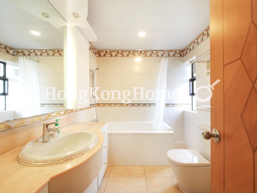 Master Bathroom — 輝鴻閣，西半山