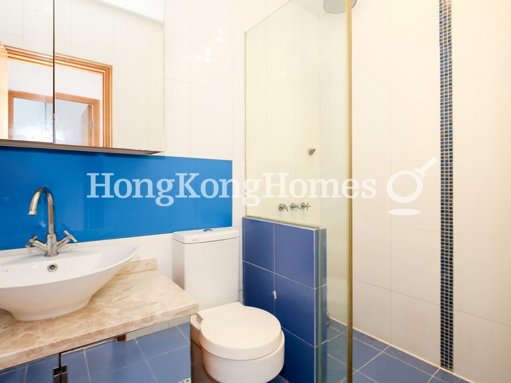 Guest Bathroom — Hong Hay Villa, Clear Water Bay