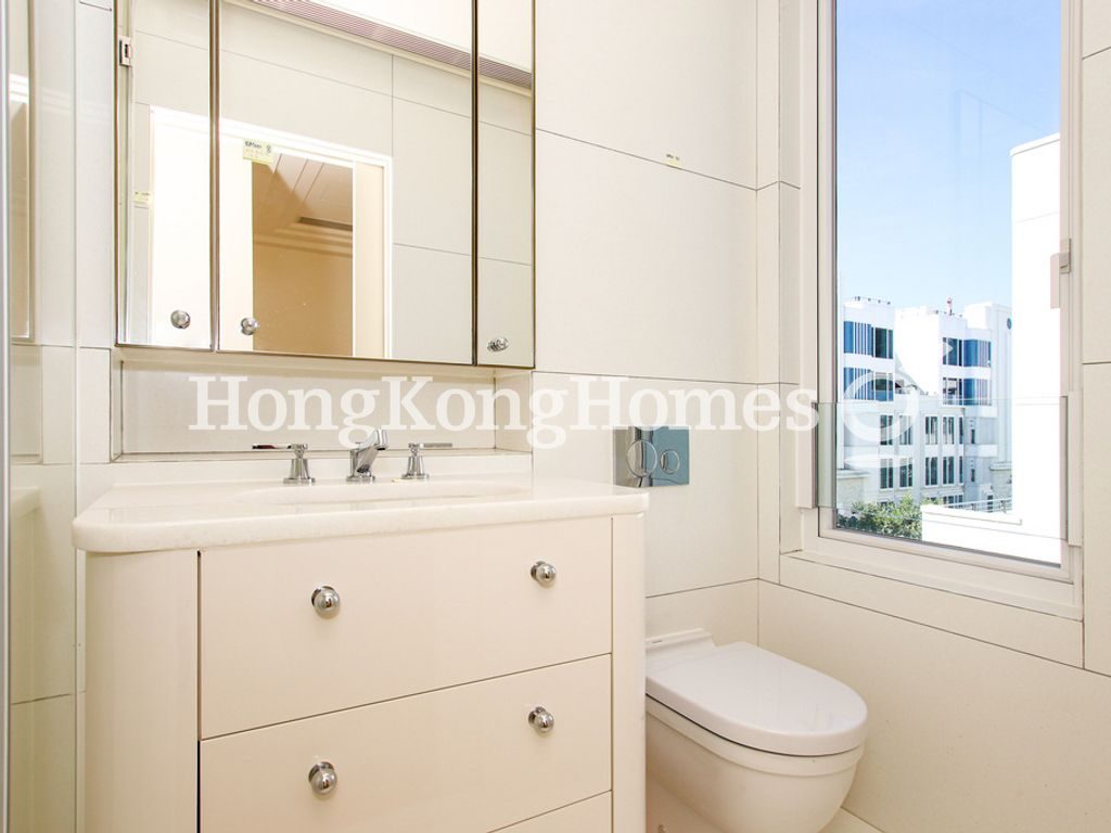 Second Ensuite Bathroom — 澐瀚 - 洋房，沙田火炭