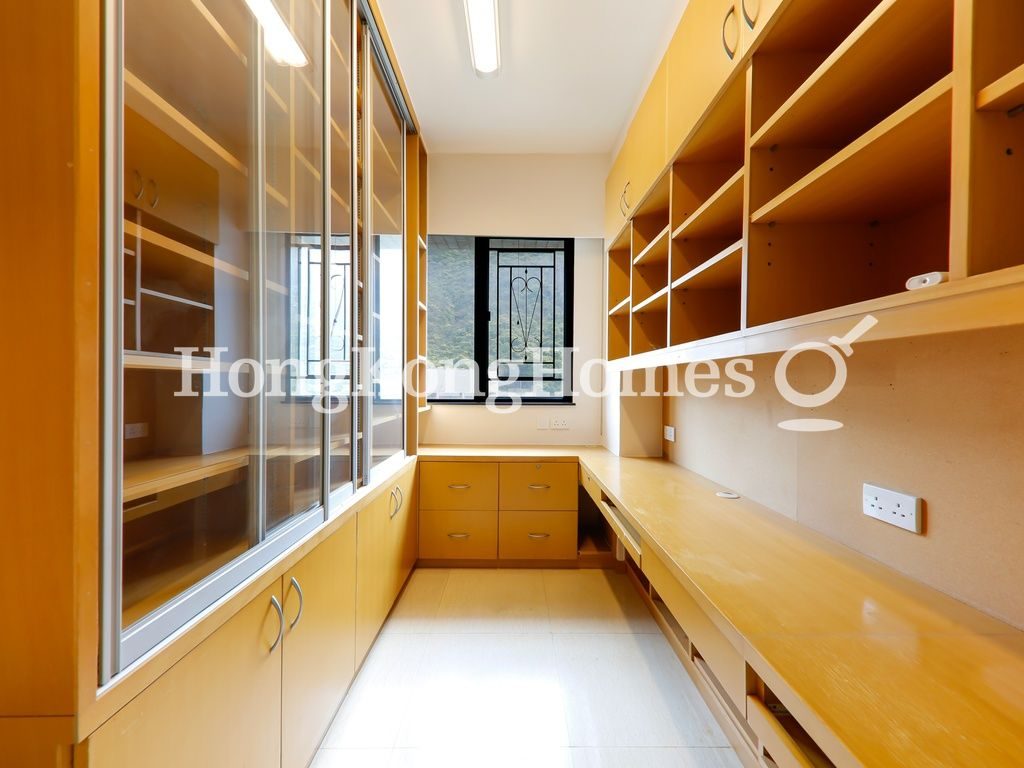 Fourth Bedroom — Royalton I, Pokfulam