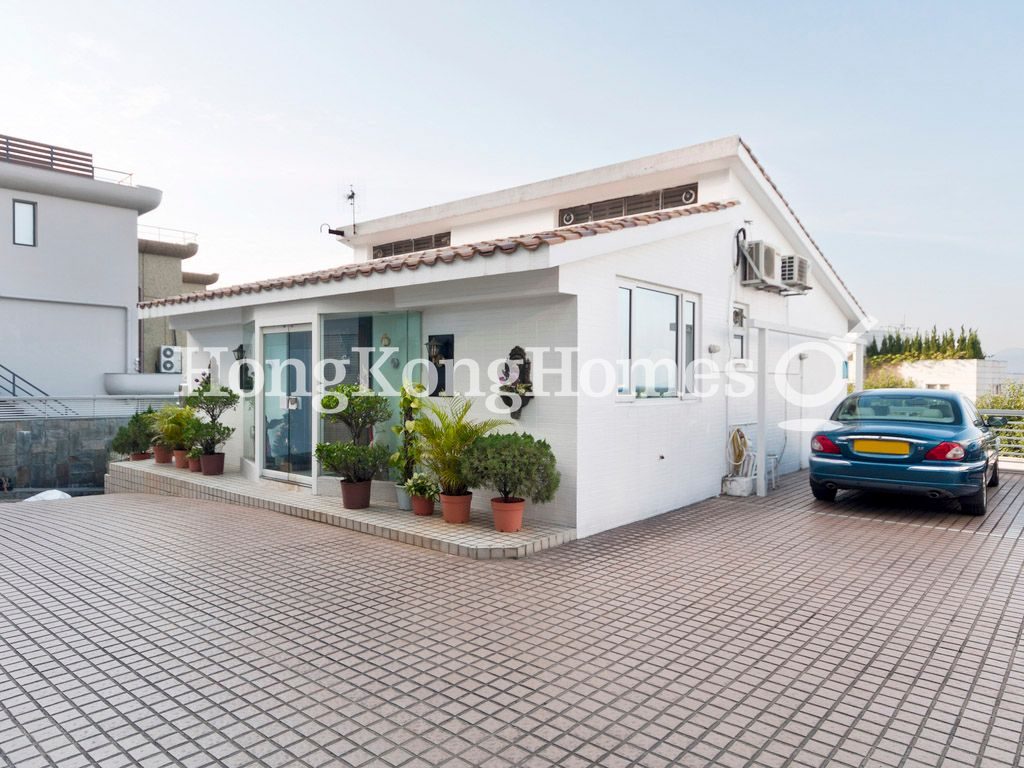 Carport — 碧浪小築，清水灣