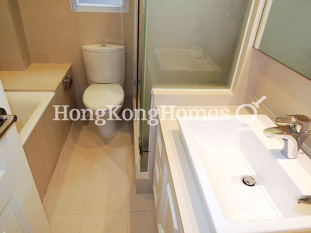 Master Bathroom — Yuen Ming Building, Central