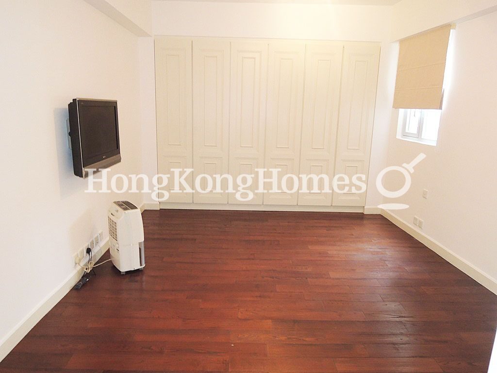 Second Ensuite Bedroom — Yuen Ming Building, Central
