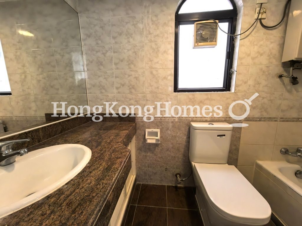 Guest Bathroom — Silver Fountain Terrace, Clear Water Bay