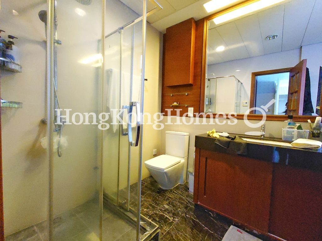 Master Bathroom — 擎天半島 1座，尖沙咀