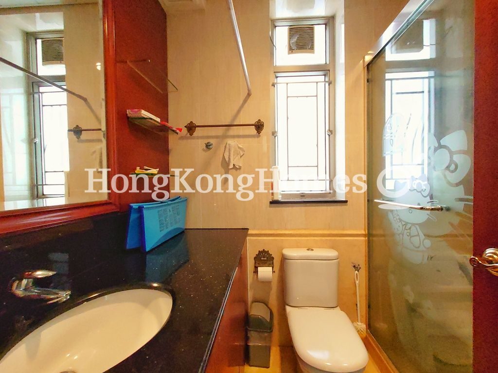 Guest Bathroom — 擎天半島 1座，尖沙咀