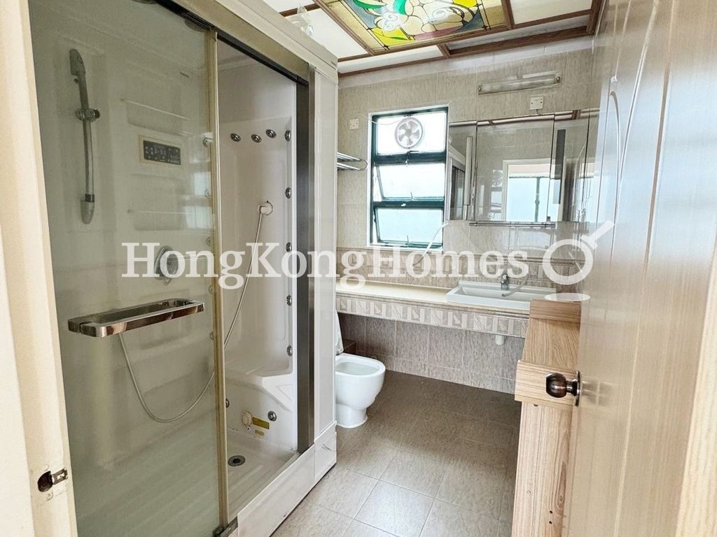 Master Bathroom — 康馨園，大坑