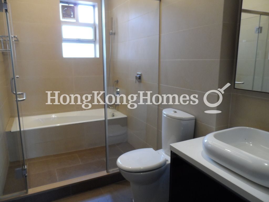 Master Bathroom — 箕璉閣，跑馬地