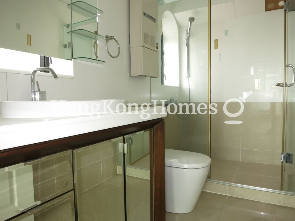 Master Bathroom — 銀泉台，清水灣