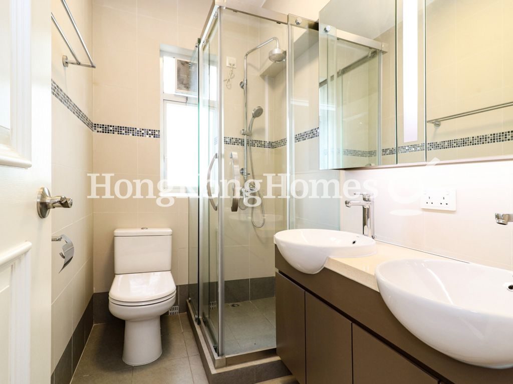 Master Bathroom — 環角徑 1號，舂坎角