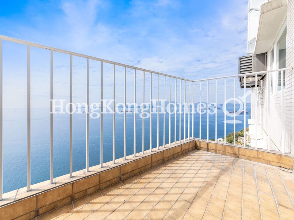 Balcony off Living and Dining Room — 華亭閣，薄扶林