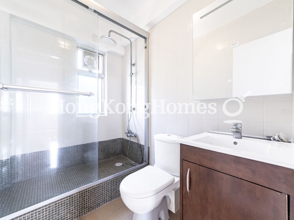 Guest Bathroom — 華亭閣，薄扶林