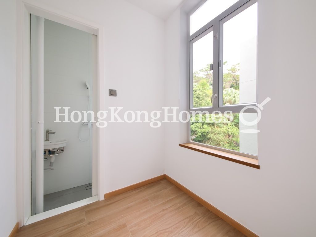 Maid's Room and Bathroom — Woodland Villa, Shouson Hill
