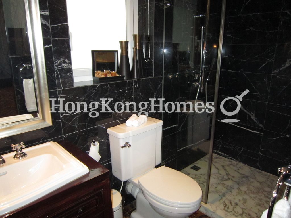 Second Ensuite Bathroom — Apartment O (開平道 5-5A 號)，銅鑼灣