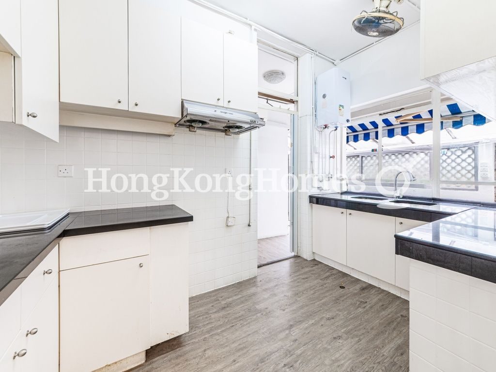 Kitchen — Bisney Villas (Crown Terrace, 5-13 Odd), Pokfulam