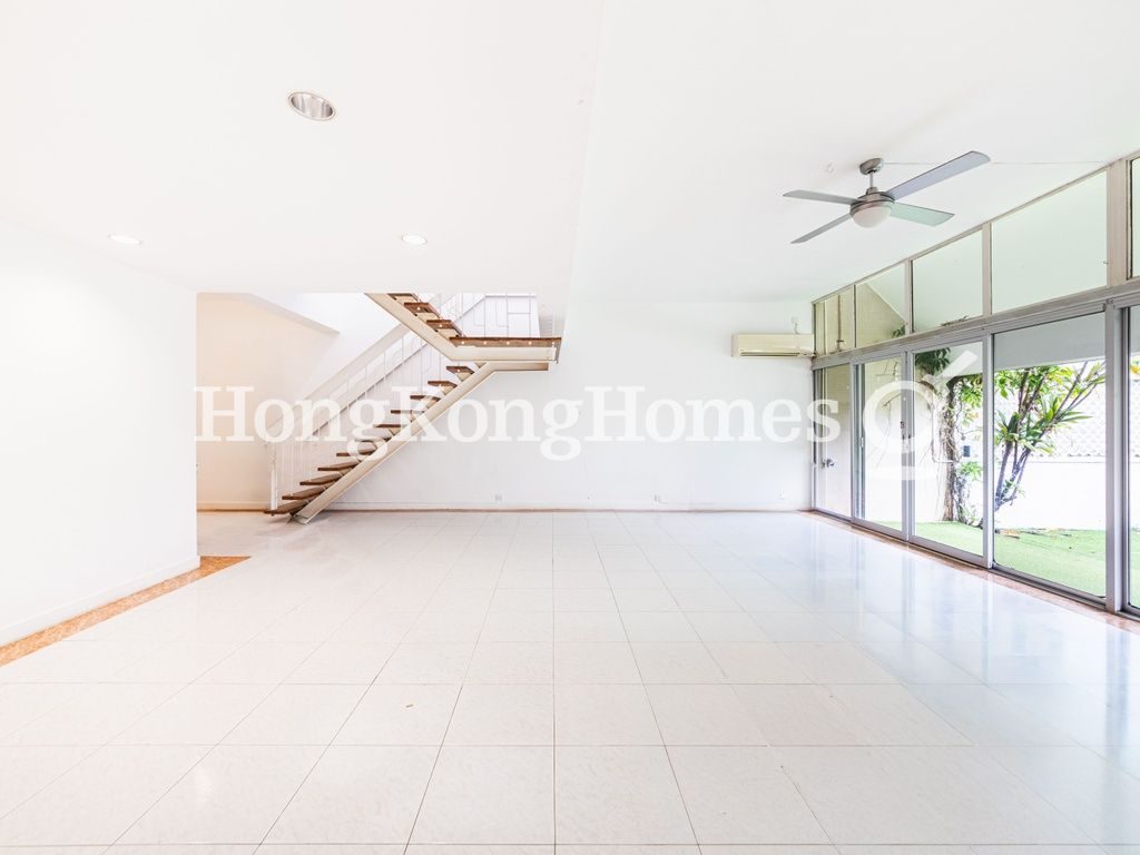 Living and Dining Room — Bisney Villas (Crown Terrace, 5-13 Odd), Pokfulam