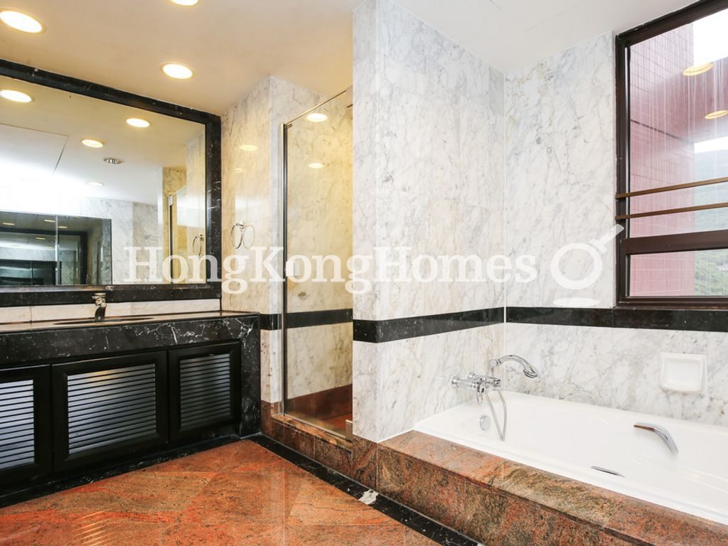Master Bathroom — 浪琴園 - 第02座，大潭