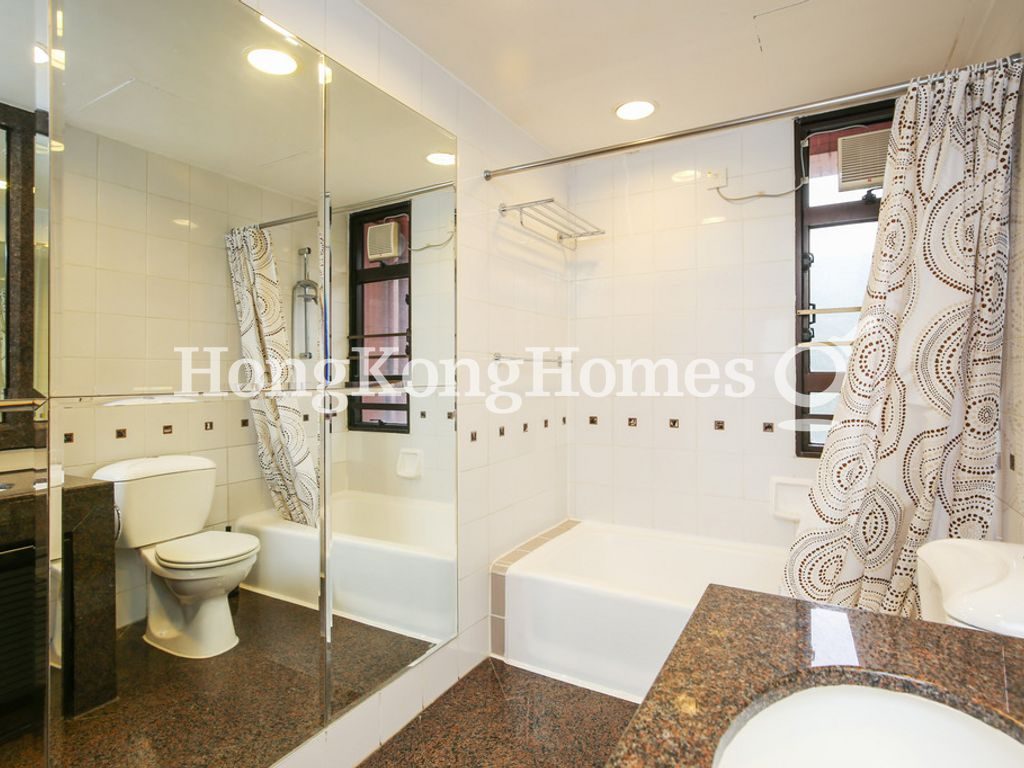 Guest Bathroom — 浪琴園 - 第02座，大潭