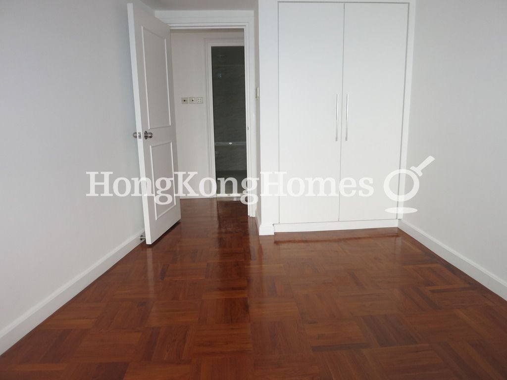Built-in Wardrobe in Second Bedroom — 浪琴園 - 第04座，大潭