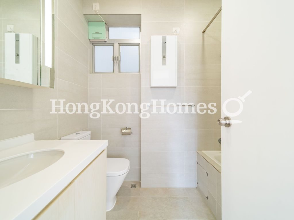 Master Bathroom — 全景大廈，西半山