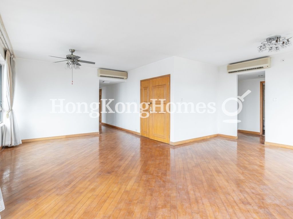 Living and Dining Room — Scenic Lodge, Tai Hang