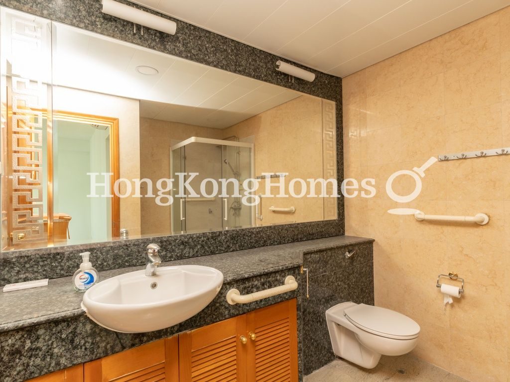 Master Bathroom — 怡晴軒，大坑
