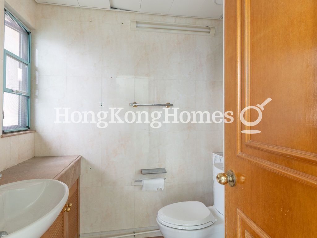 Second Ensuite Bathroom — 怡晴軒，大坑