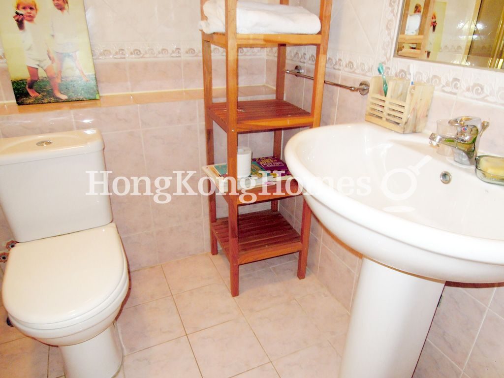 Guest Bathroom — 愉景灣 3 期 - 蔚陽 - 海蜂徑，愉景灣