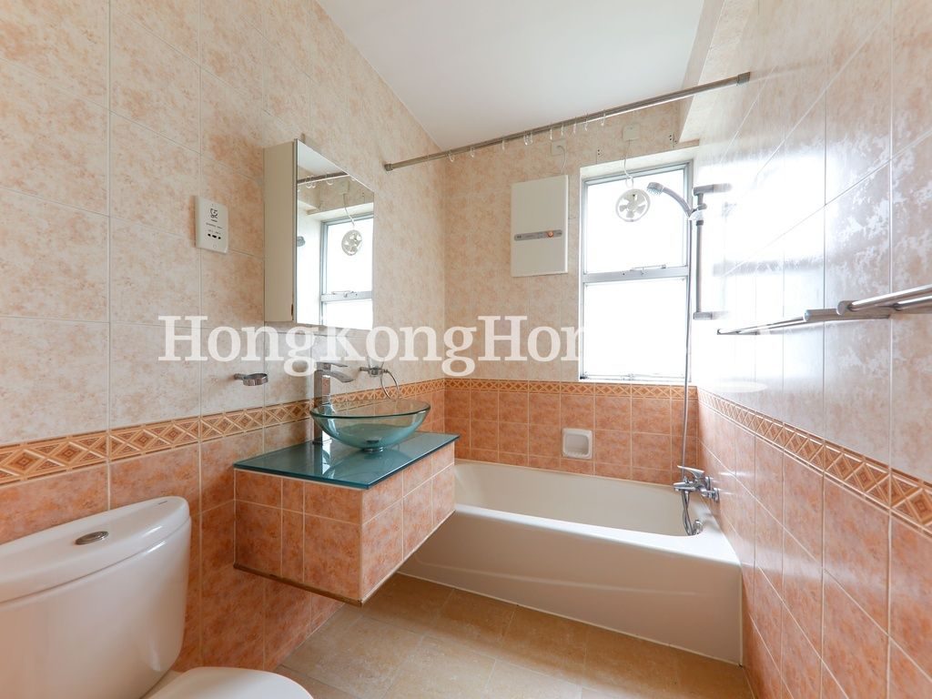 Guest Bathroom — 美景臺 B2 座 (C-D)，薄扶林