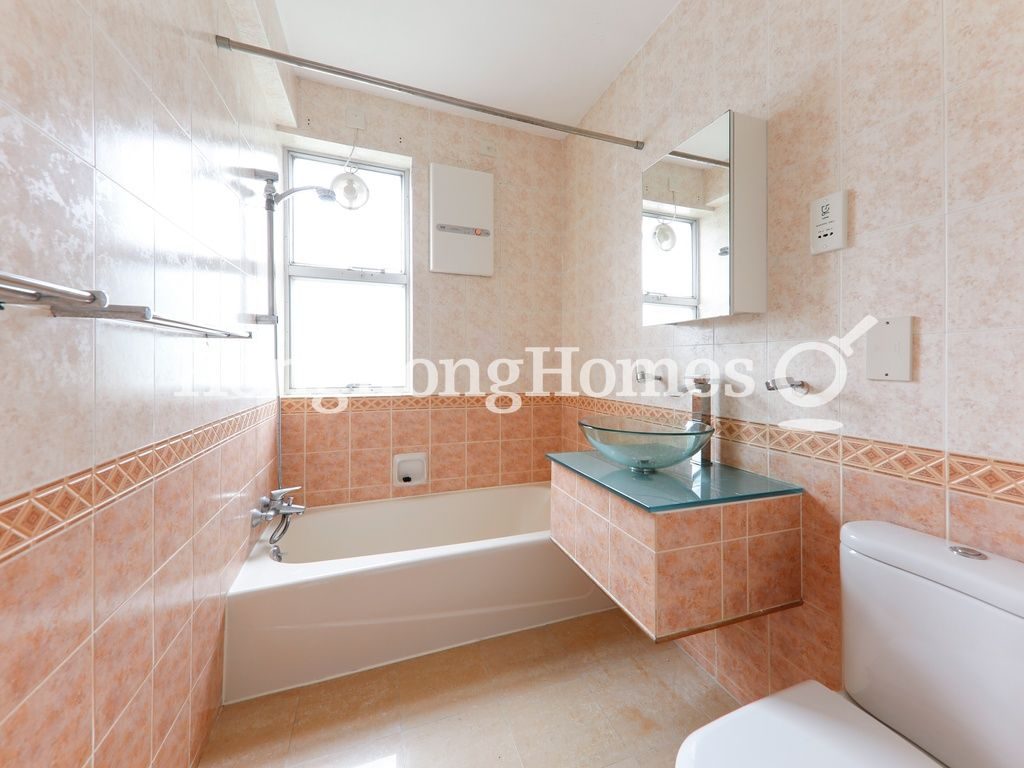 Master Bathroom — 美景臺 B2 座 (C-D)，薄扶林