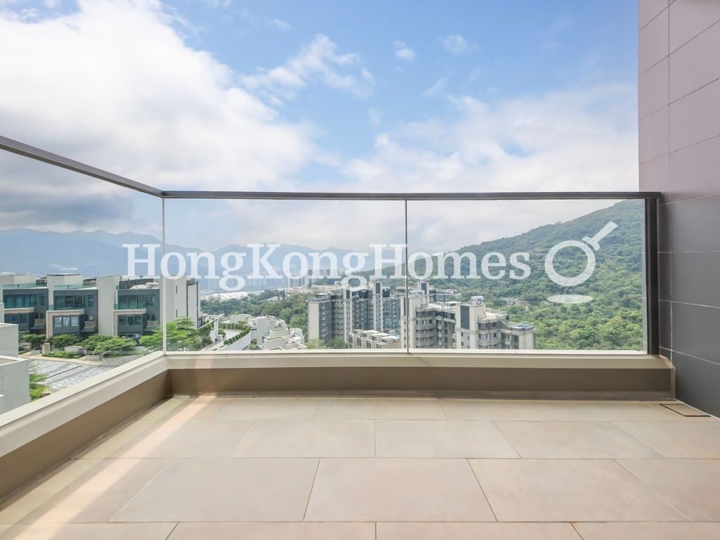 Balcony off Living and Dining Room — 駿嶺薈 - 第 1 座，沙田火炭