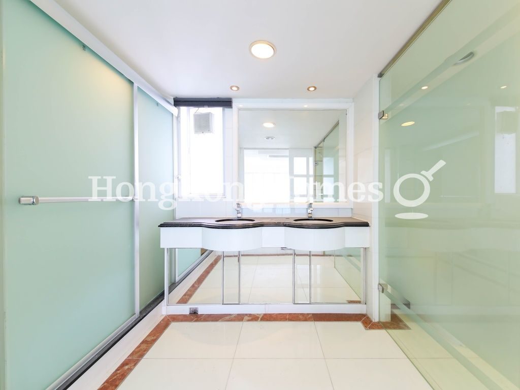 Master Bathroom — 趙苑3期 2座，薄扶林
