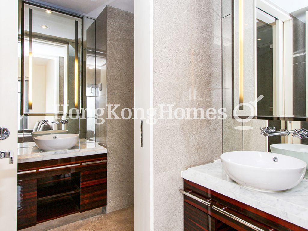 Guest Bathroom — Seymour, Mid-levels West